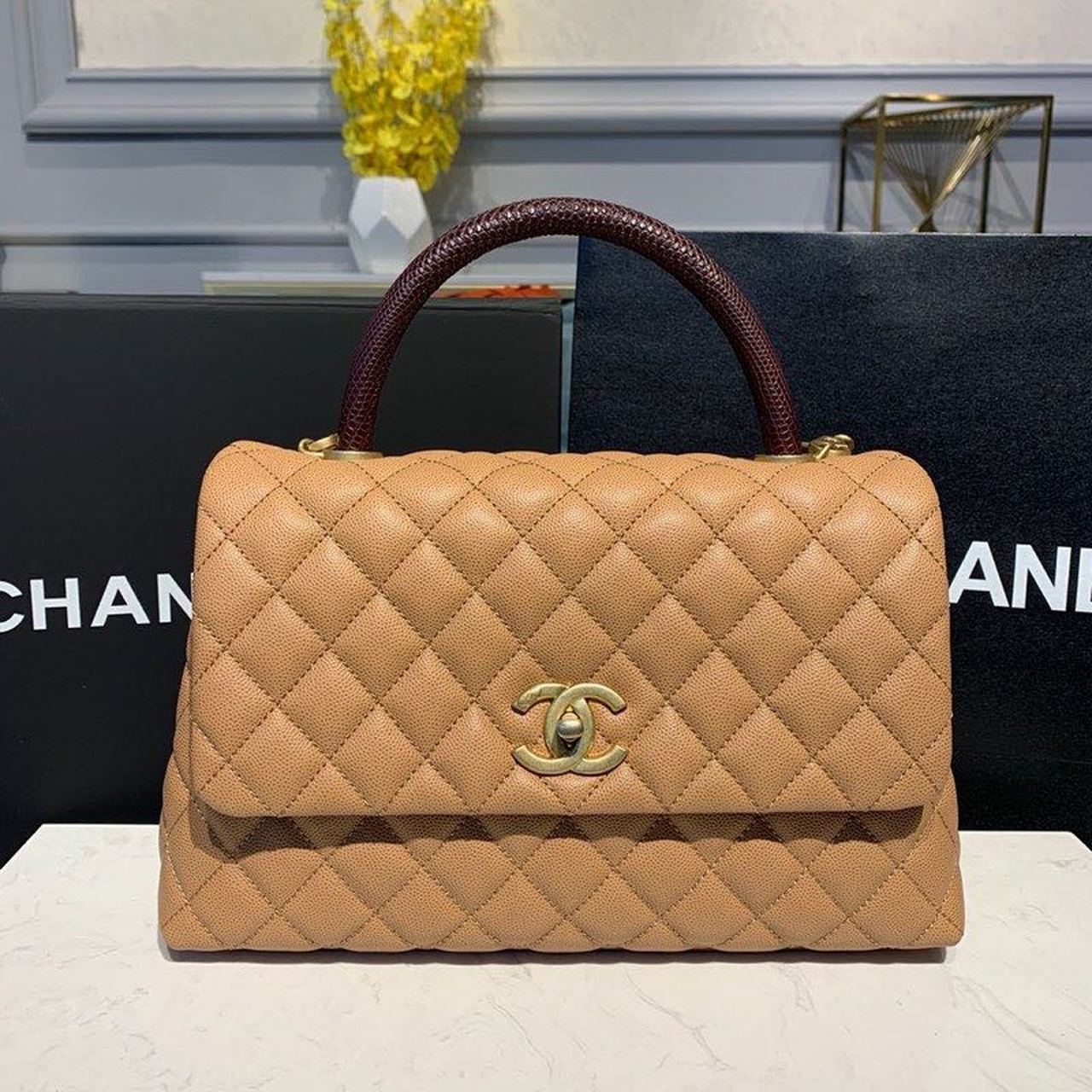 ココハンドル キルティング リザード ハンドル バッグ 28cm キャビアレザー ゴールド金具 春夏 コレクション ブラウン (代金引換)