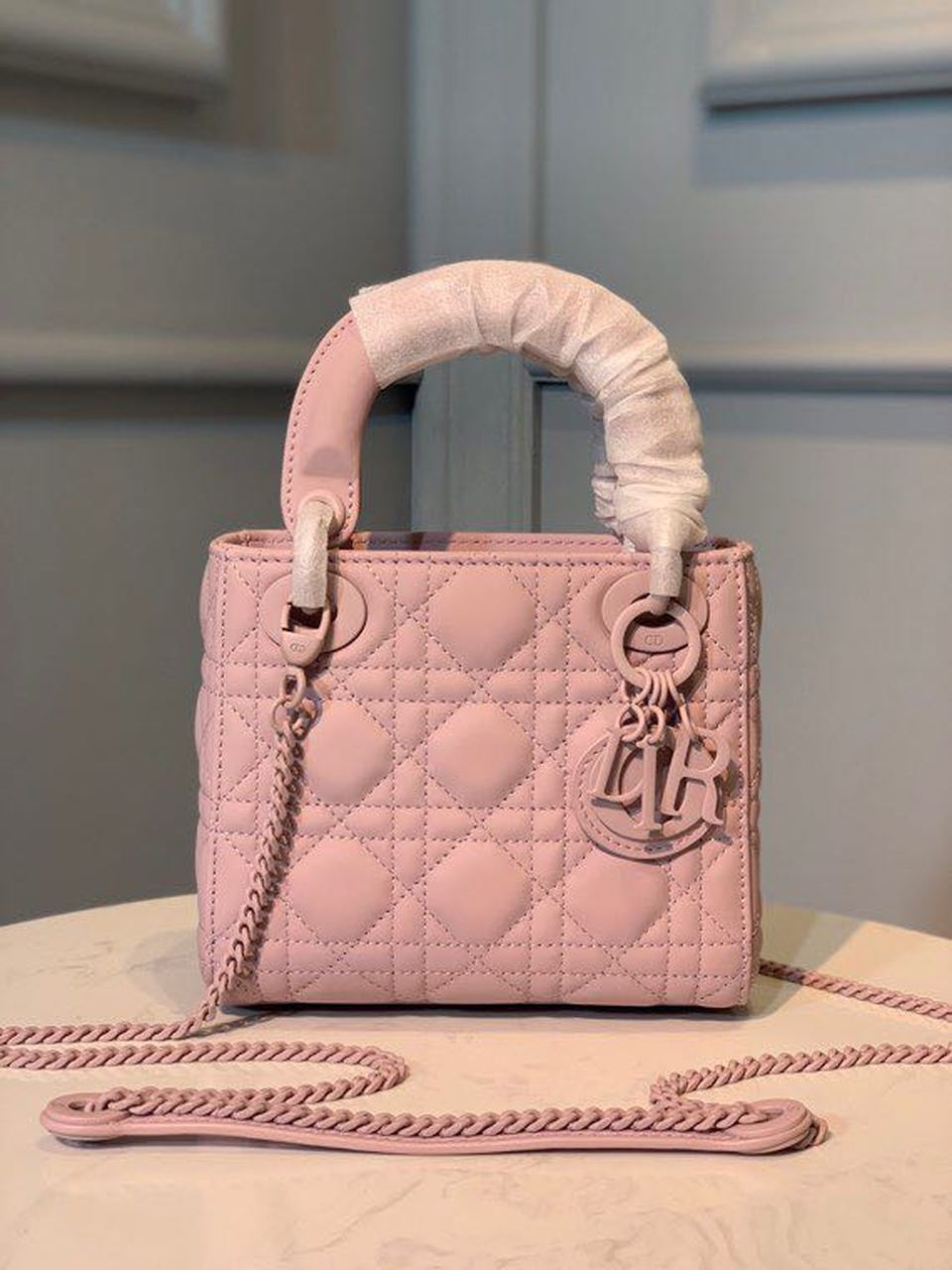 ミニ レディバッグ 18cm チェーン付き マットハードウェア ラムスキンレザー 春夏コレクション パウダーピンク (代金引換)