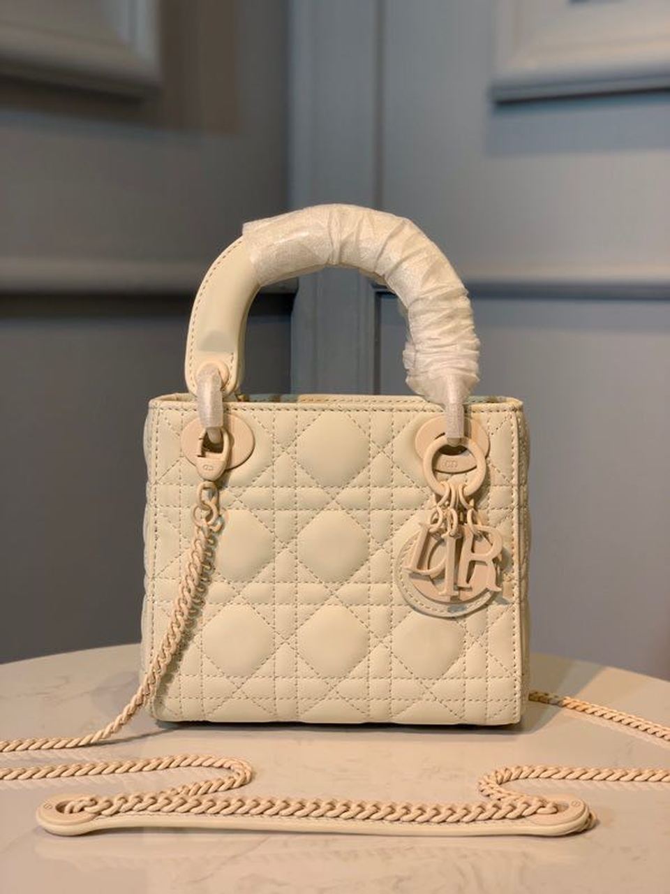 ミニ レディバッグ 18cm チェーン付き マットハードウェア ラムスキンレザー 春夏コレクション アイボリー (代金引換)