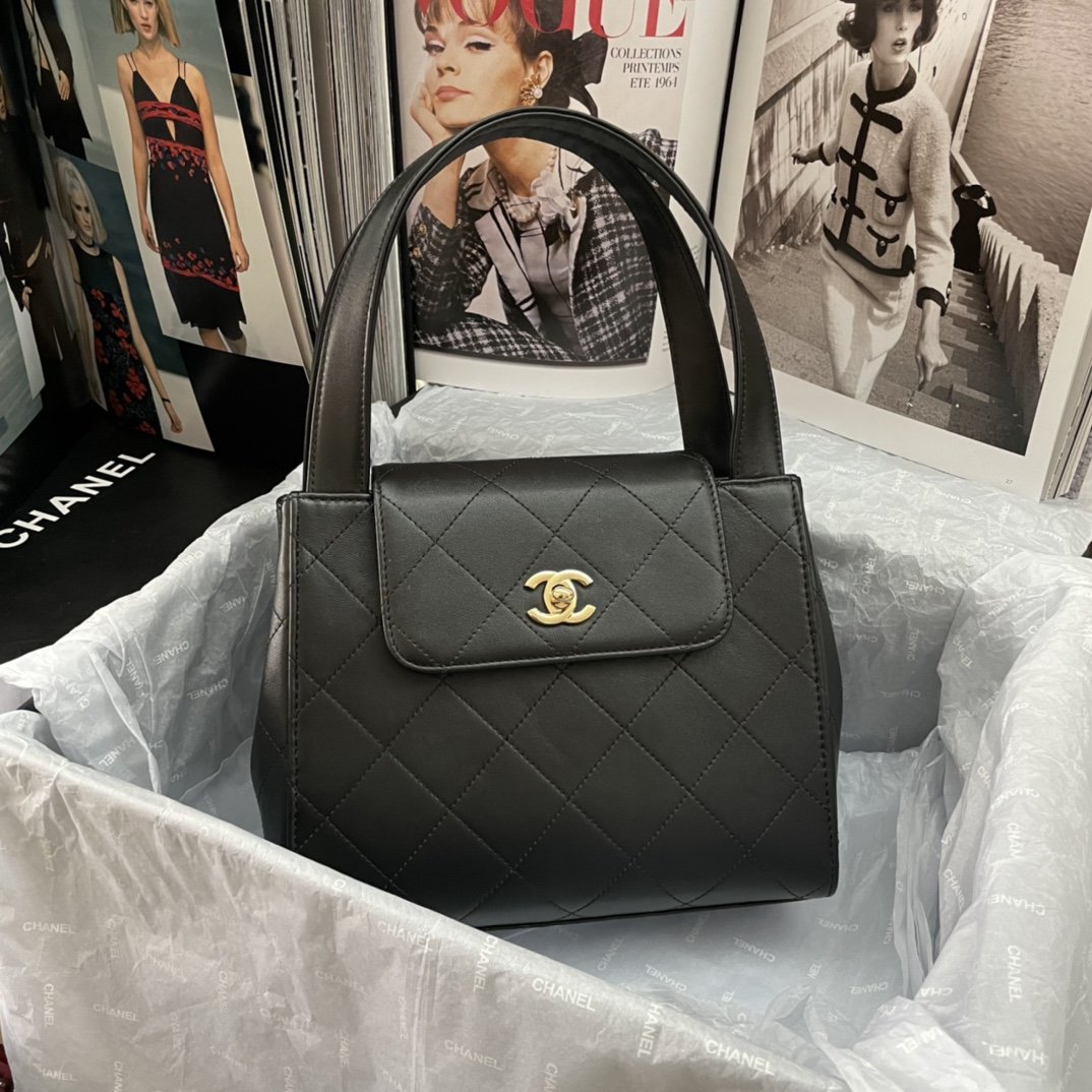 コ コ ショルダーフラップバッグ 29cm ブラック (代金引換)