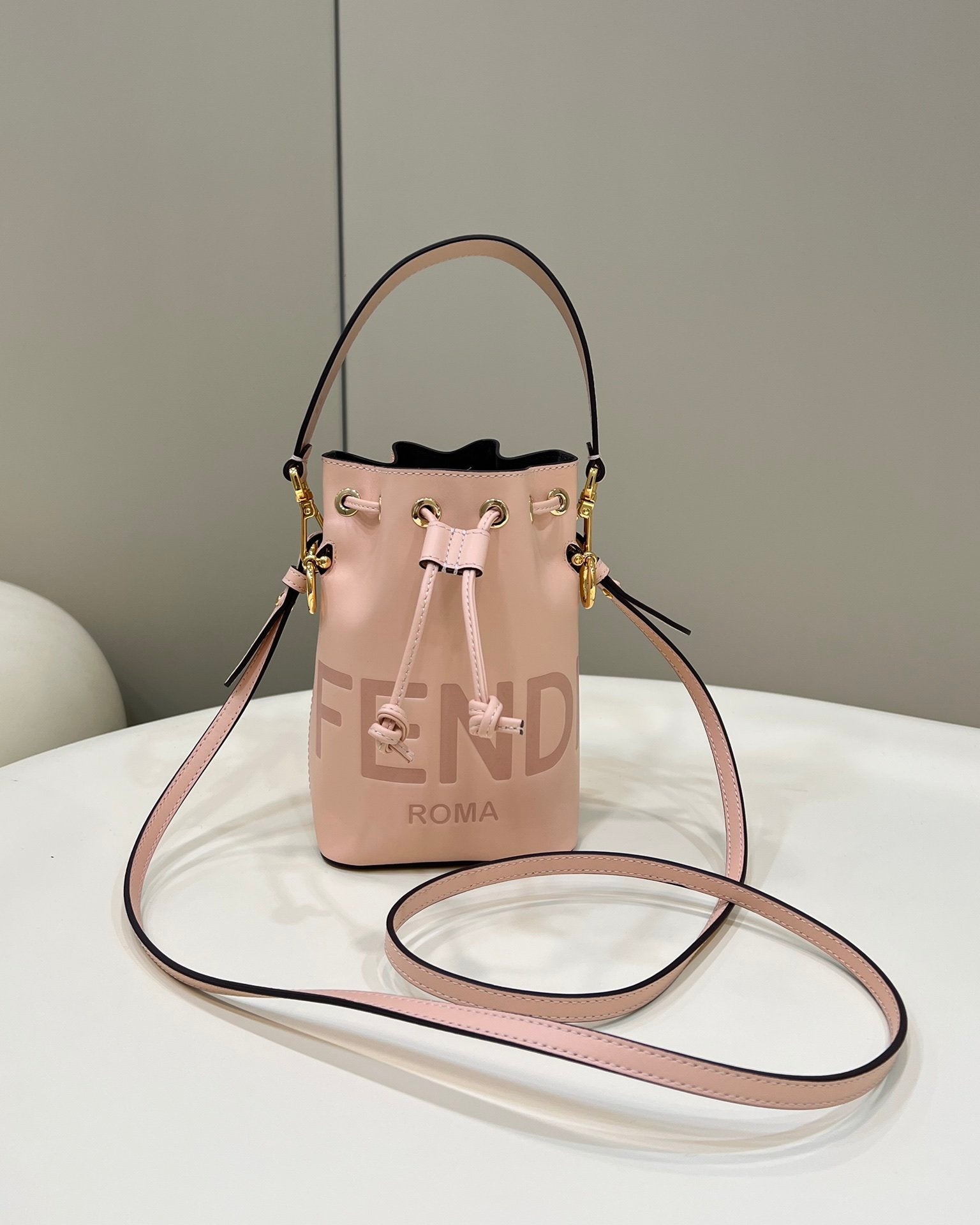 バケットバッグ モントレゾ 18cm ピンク (代金引換)