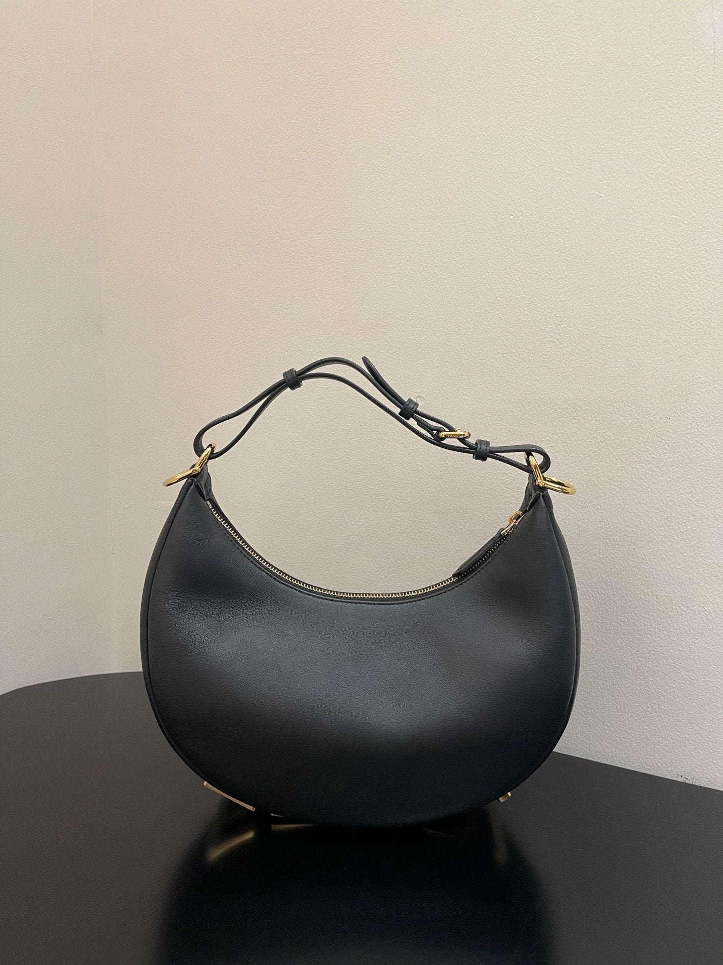 フェンディグラフィー スモール 29cm ブラック (代金引換)