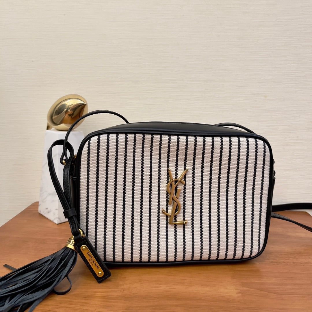 ルー カメラバッグ キャンバス ブラック＆ホワイト 女性用 23cm (代金引換)