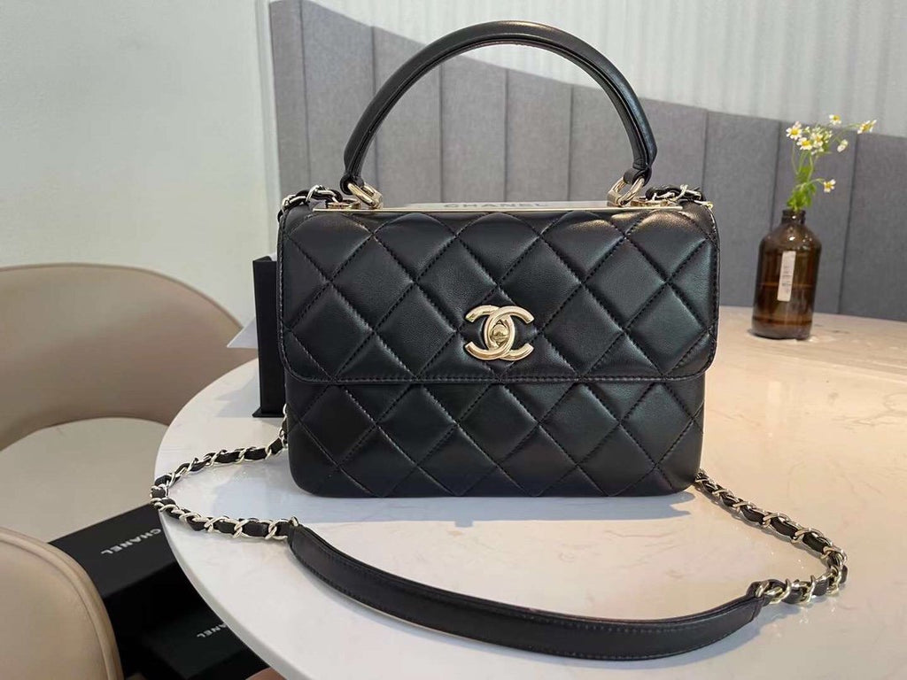 クラシック フラップバッグ 25cm ゴールドハードウェア ブラック (代金引換)