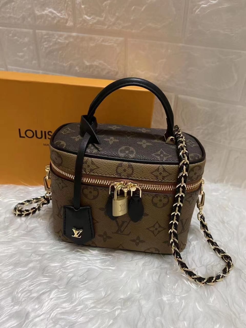 ナイス BB バニティケース バッグ モノグラム リバース キャンバス 秋冬コレクション ブラウン (代金引換)
